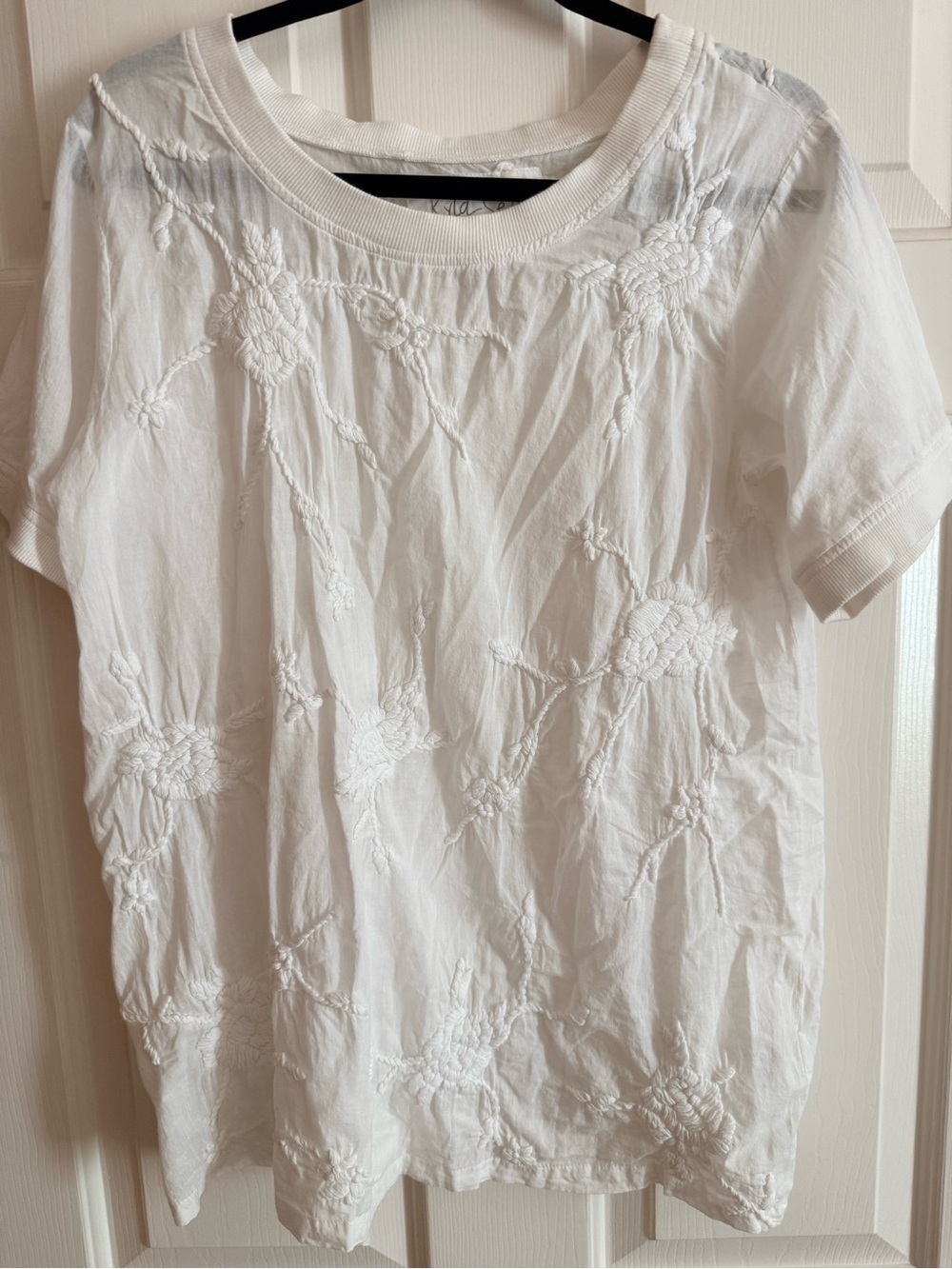 Kyla Seo Extra Small White Floral Embroidered Women’s Tunic Top Shirt